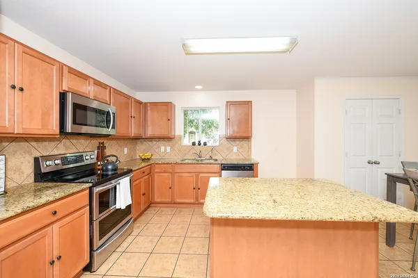 $2,000 | 822 Western Star, San Antonio, TX 78260