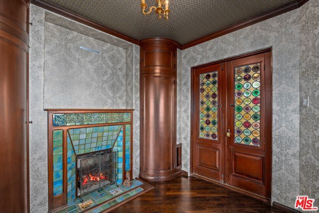 a view of an entryway