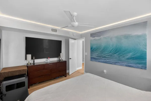 $5,500 | 8125 Crespi Boulevard, Unit 2, Miami Beach, FL 33141