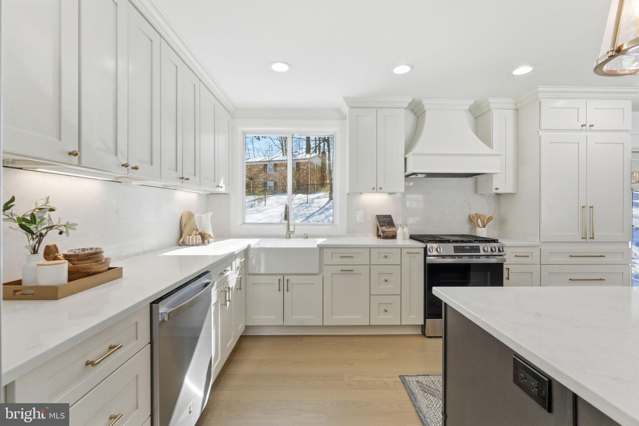 8615 Kerry Lane Springfield, VA 22152 - Photo 9 of 47