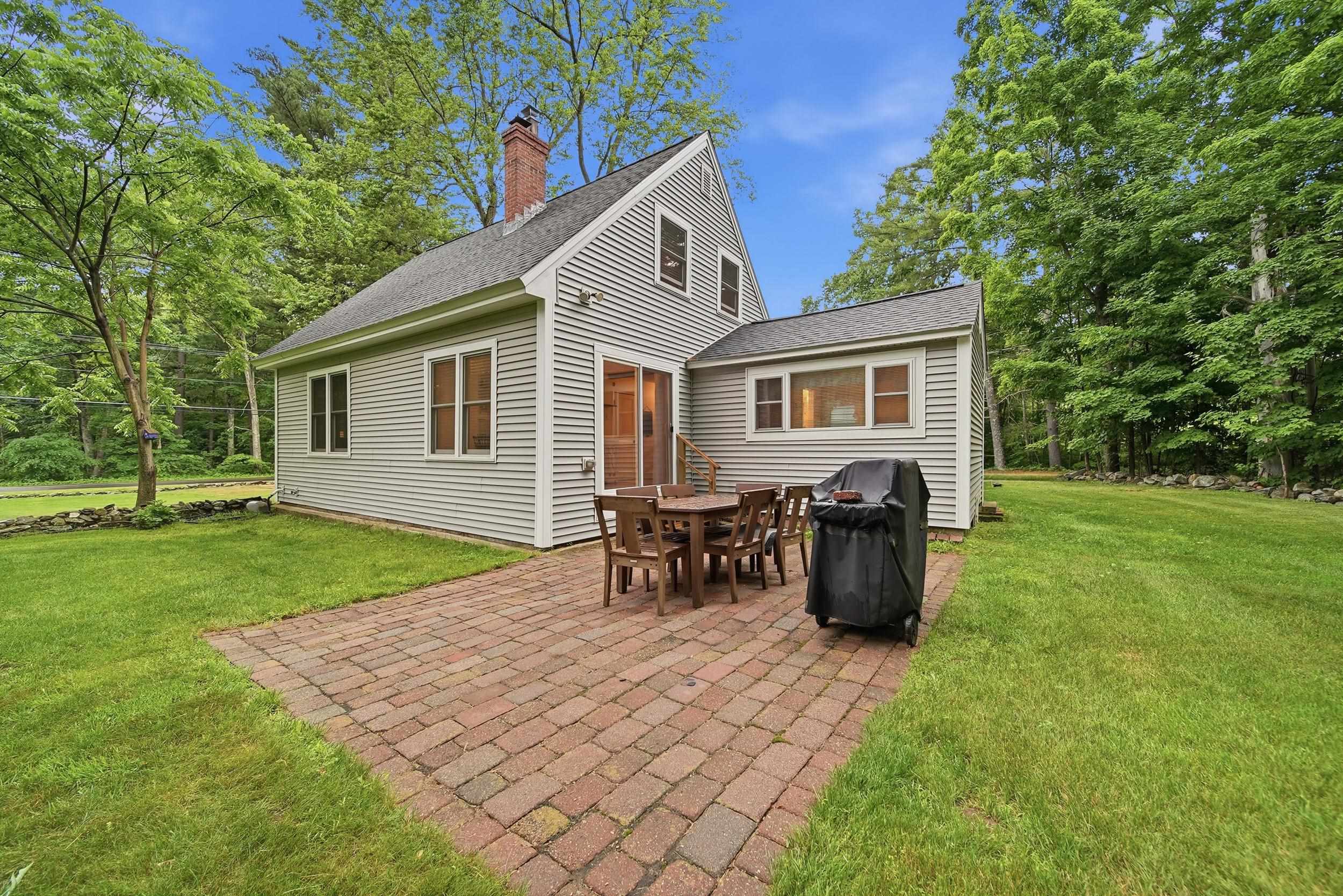 288 Island Pond Road Derry, NH 03038 - Photo 33 of 46