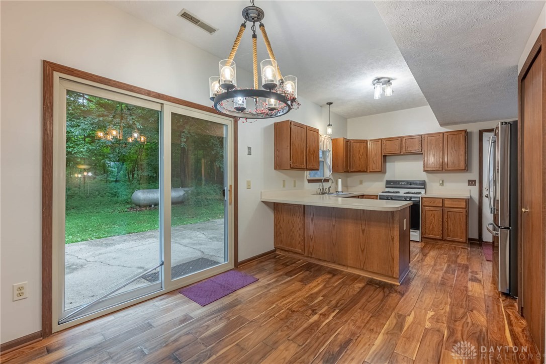 2038 Pratt Road Blanchester, OH 45107 - Photo 10 of 39 Gallery Image 10