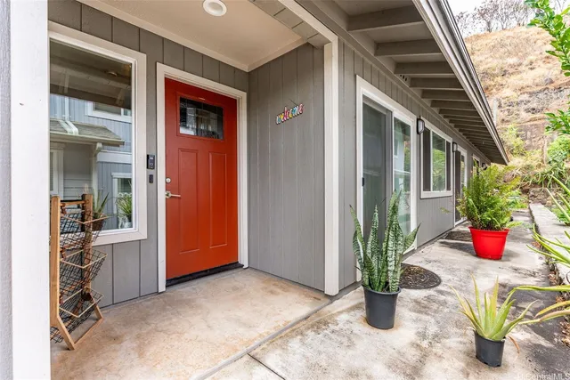 $950,000 | 94-536 Koaleo Street, Unit A, Waipahu, HI 96797