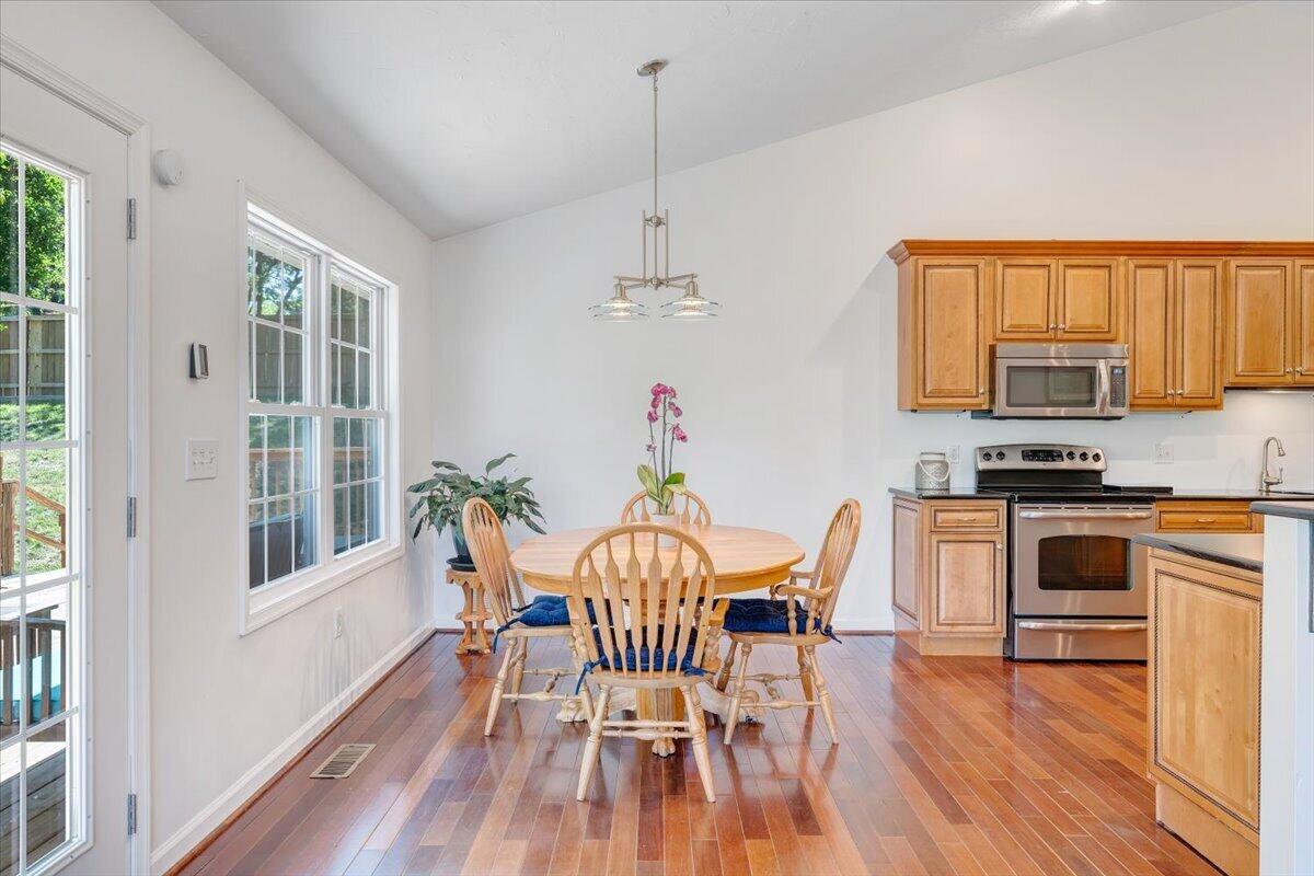 106 Diamond Road Salem, VA 24153 - Photo 14 of 51 014-MIB08631