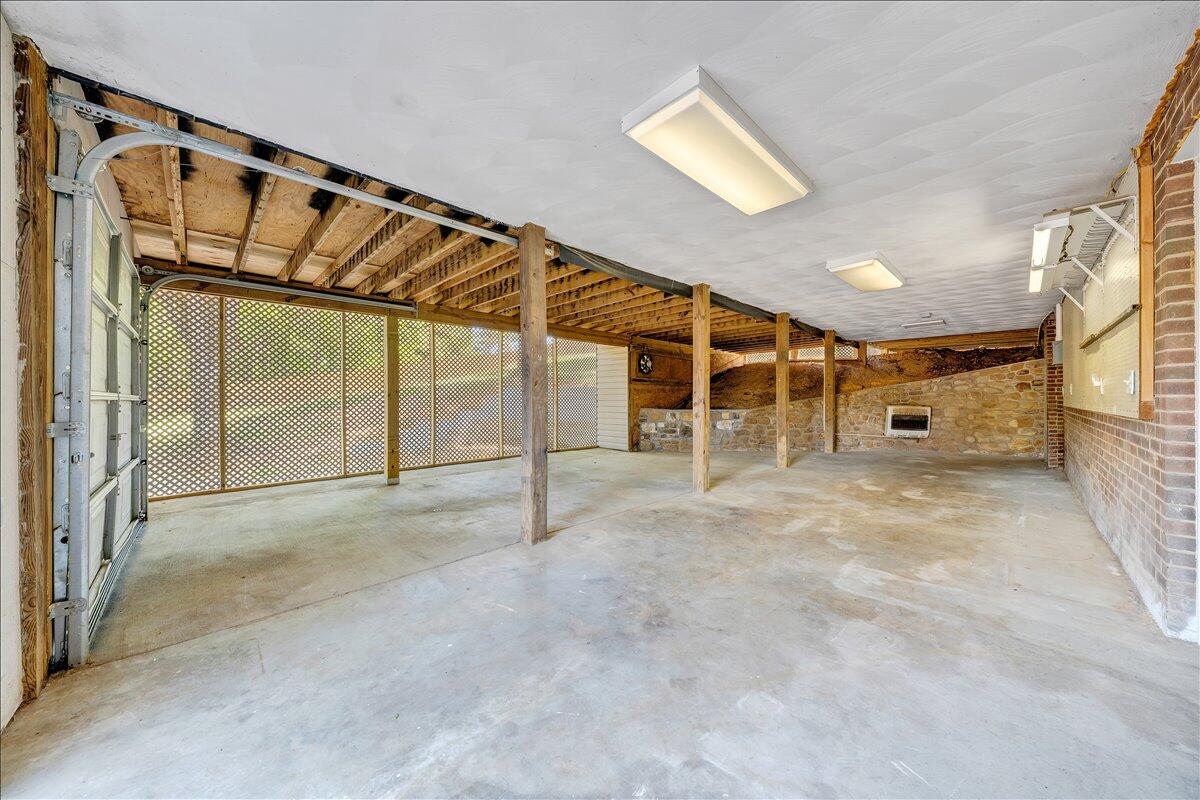 106 Diamond Road Salem, VA 24153 - Photo 47 of 51 049-MIB08745-R5