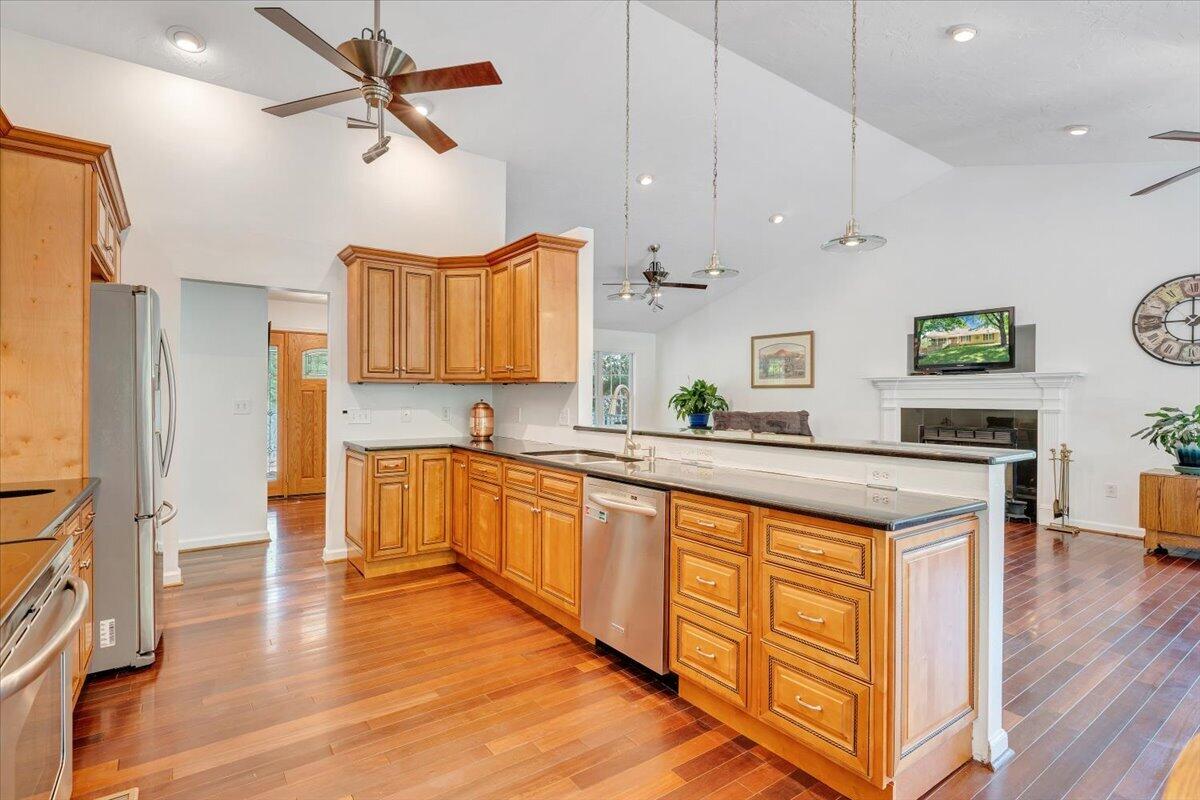 106 Diamond Road Salem, VA 24153 - Photo 9 of 51 019-MIB08646