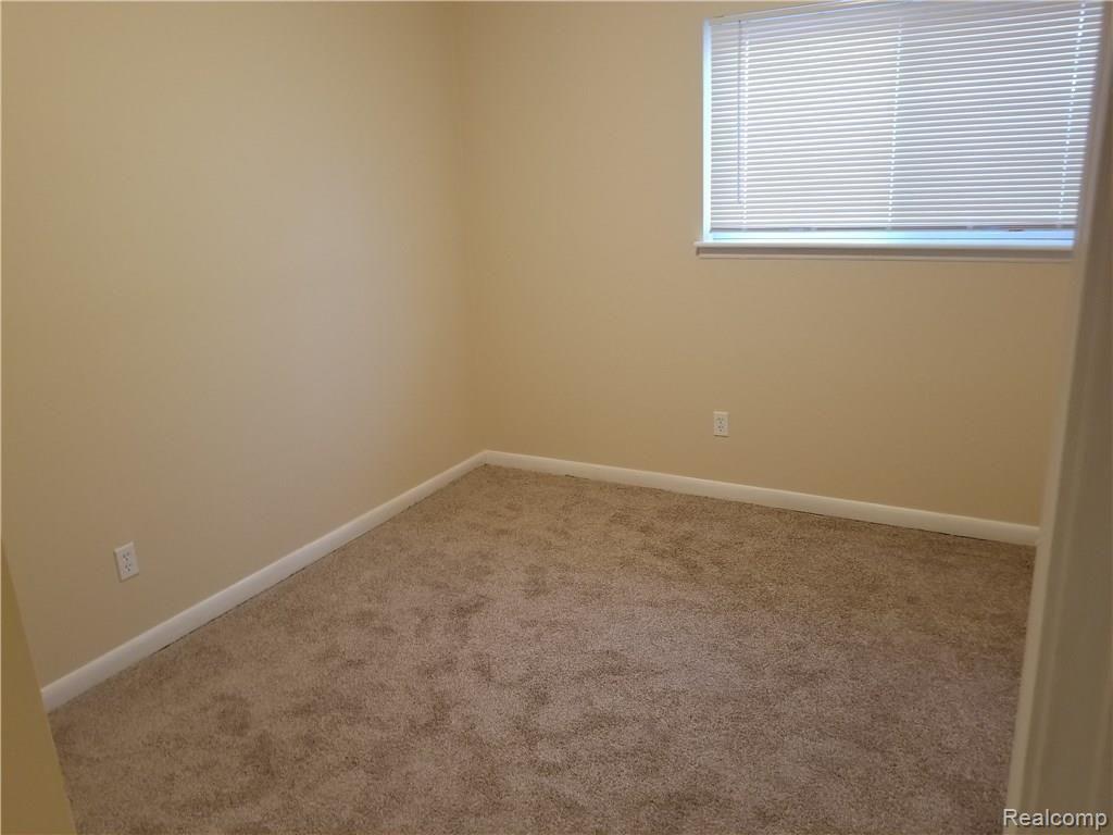 23171 Tuck Road Farmington Hills, MI 48336 - Photo 18 of 31