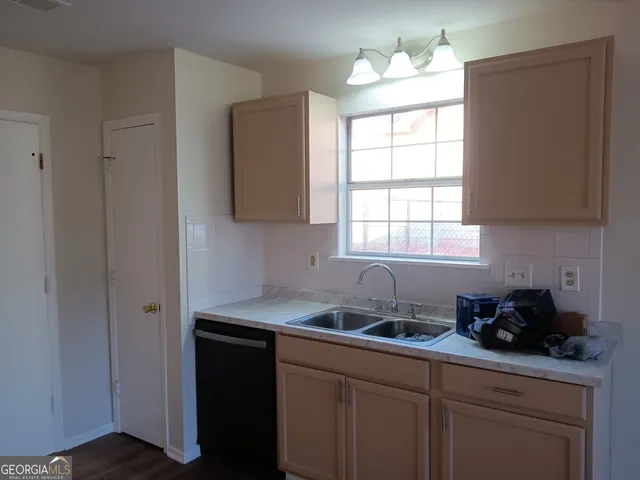 $215,000 | 3668 Paddington Trail, Rex, GA 30273