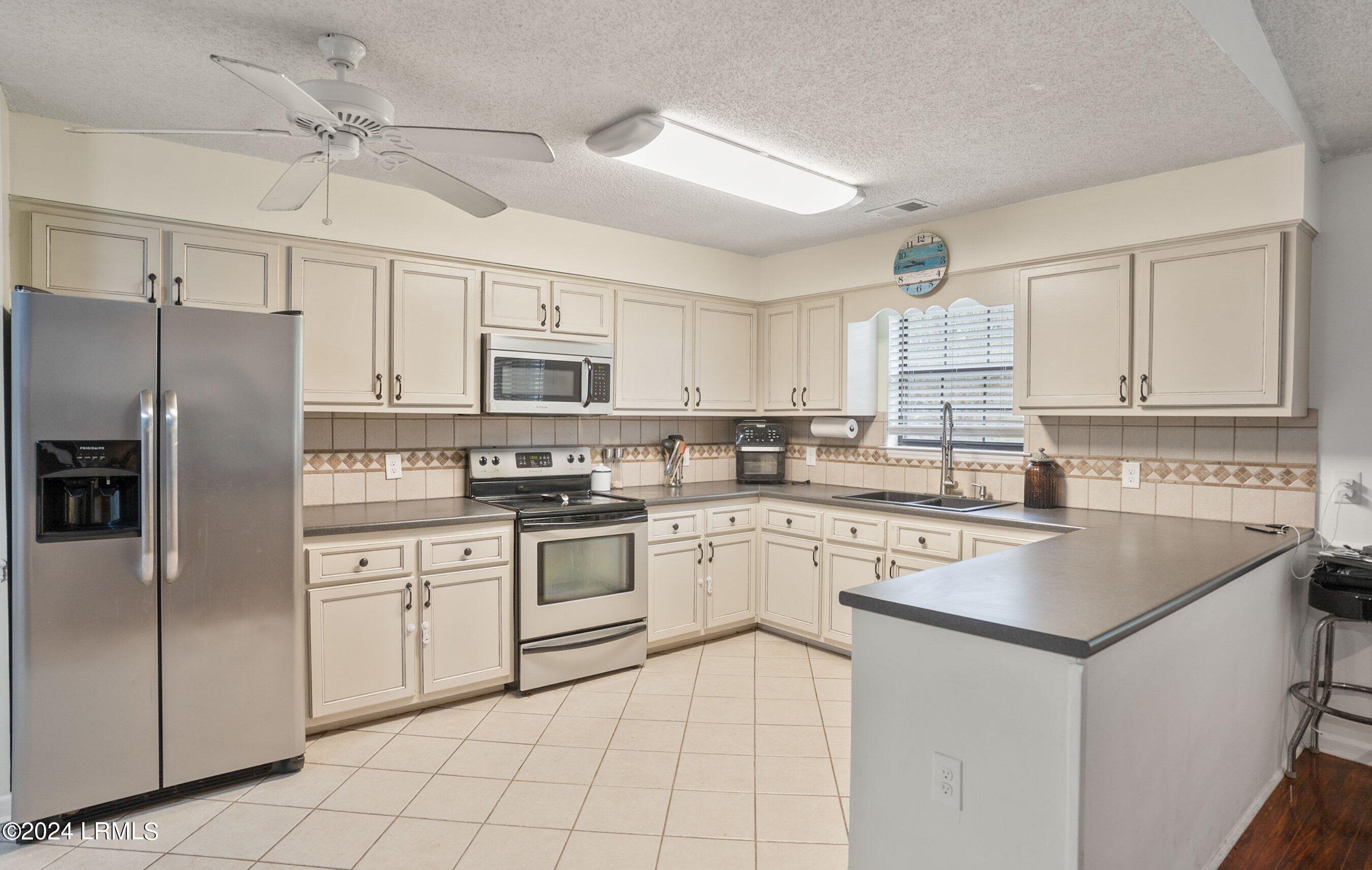 68 Stuart Point Road Seabrook, SC 29940 - Photo 8 of 35 DSC06595-50-1.jpg-SMALL