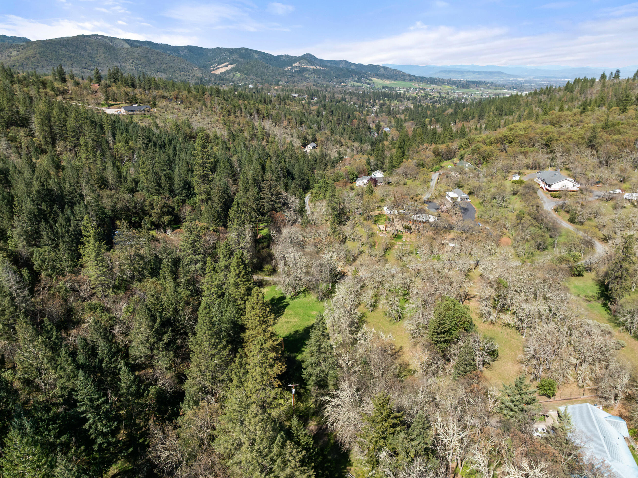 1237 Daisy Creek Road Jacksonville, OR 97530 - Photo 20 of 31 1237-daisy-creek-rd-dr-25