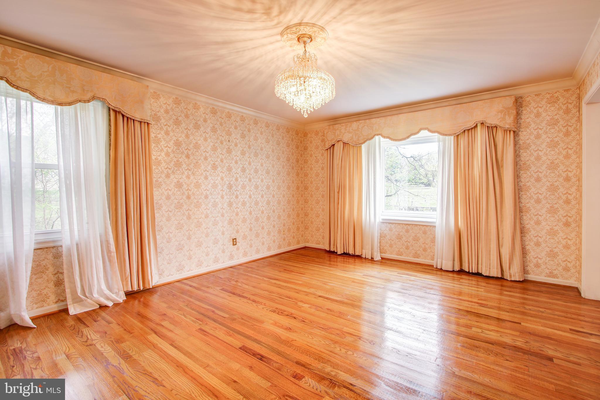 18510 Goshen Road Gaithersburg, MD 20879 - Photo 3 of 27 Gallery Image 3