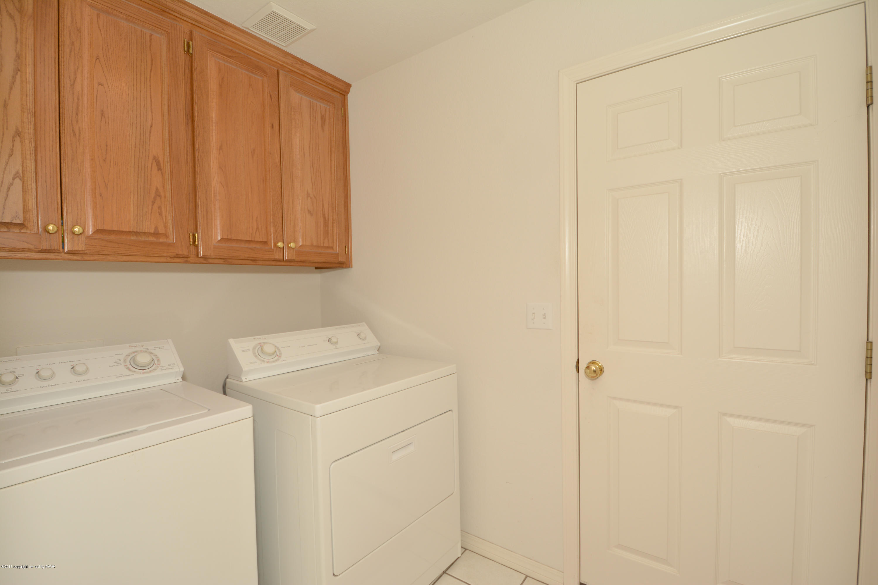 5405 Leo Lane Amarillo, TX 79110 - Photo 23 of 25 19 Laundry Room