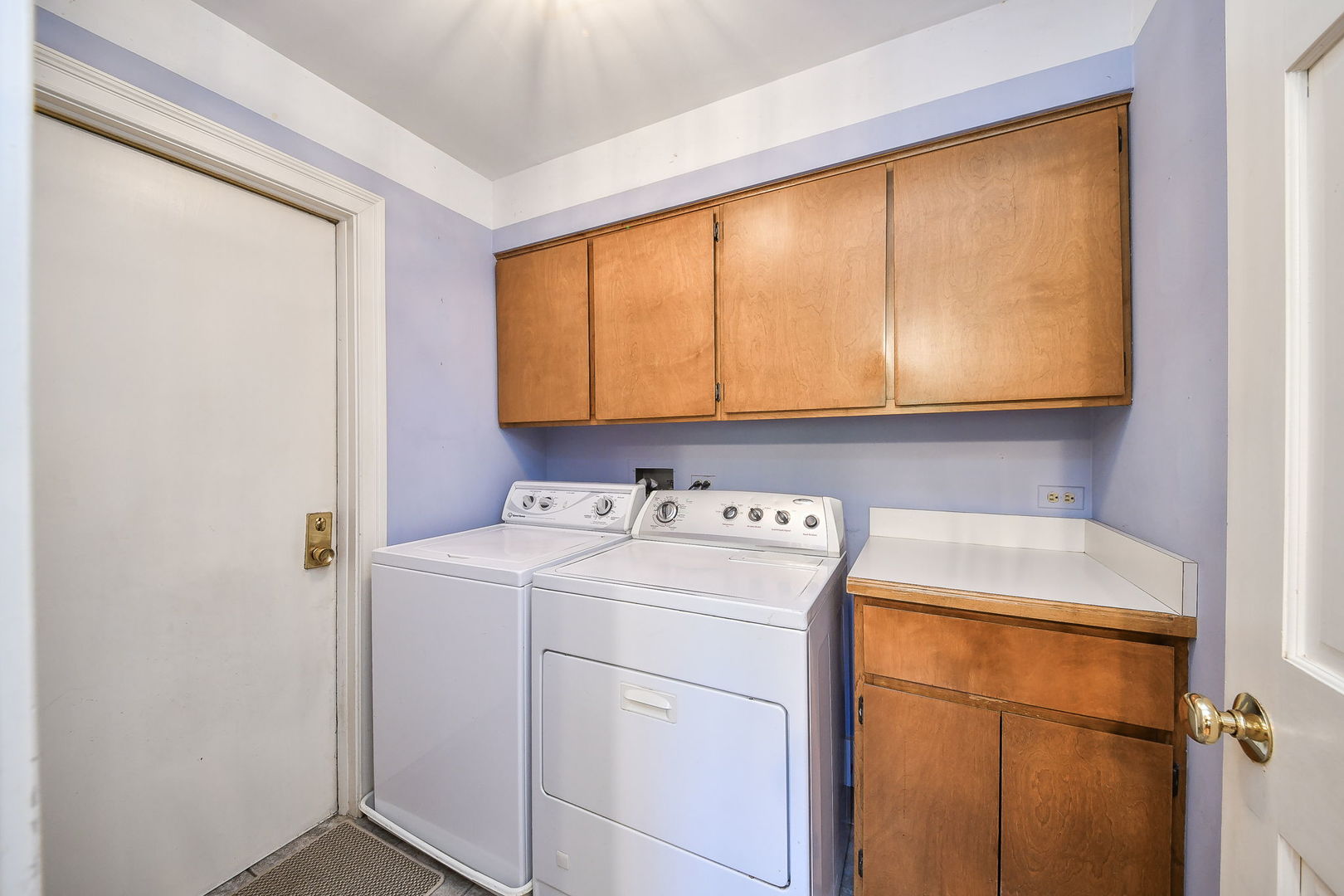 28W710 Indian Knoll Road West Chicago, IL 60185 - Photo 20 of 38 Gallery Image 20