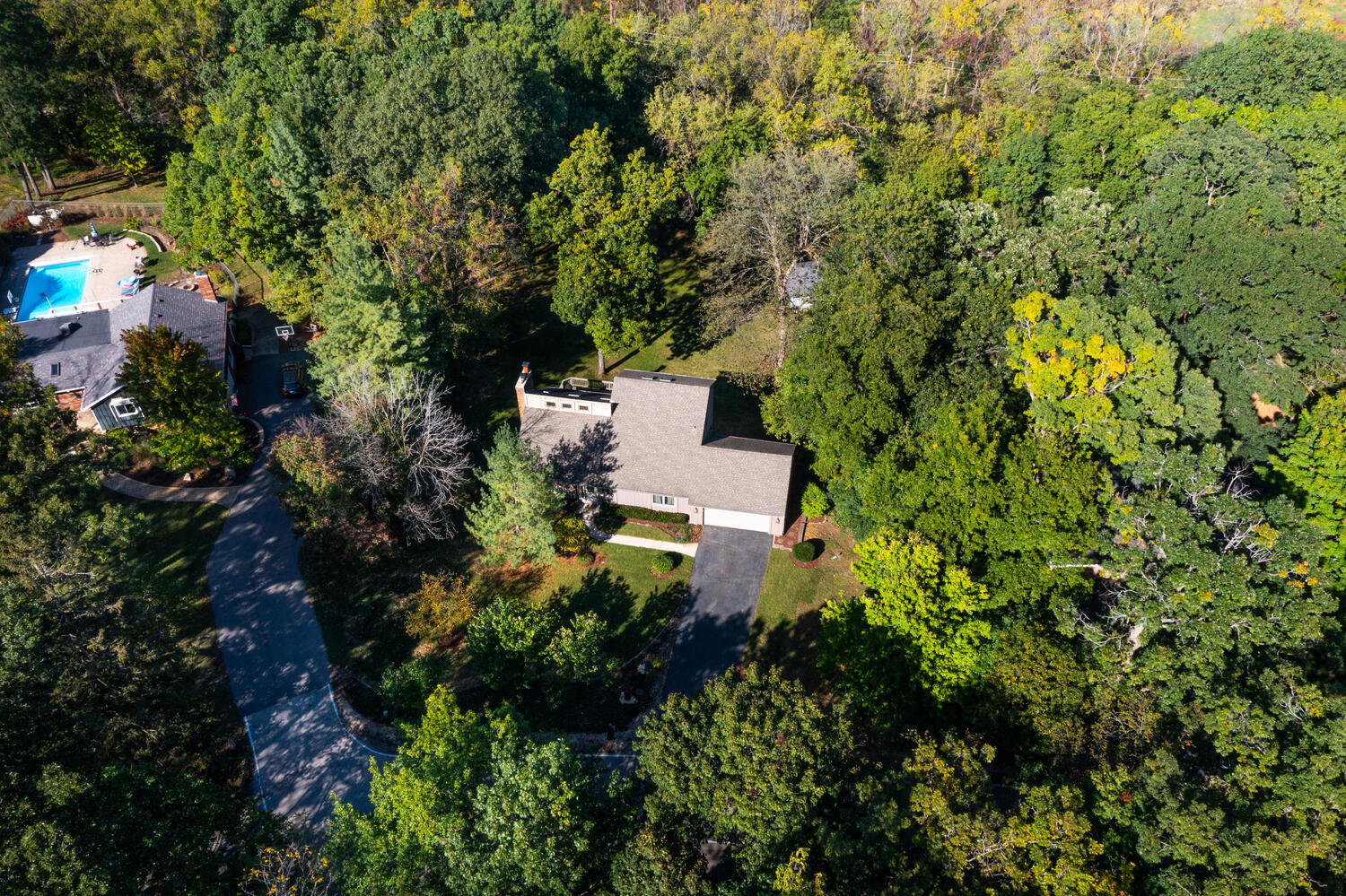 28W710 Indian Knoll Road West Chicago, IL 60185 - Photo 2 of 38 Gallery Image 2