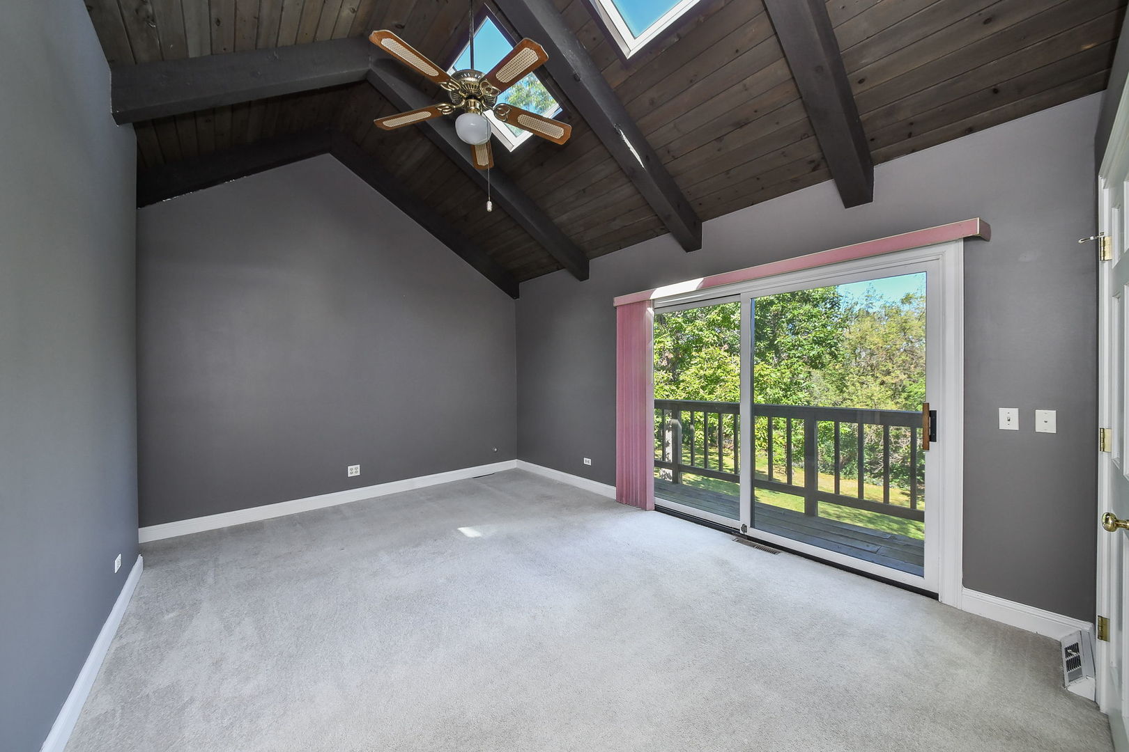 28W710 Indian Knoll Road West Chicago, IL 60185 - Photo 22 of 38 Gallery Image 22