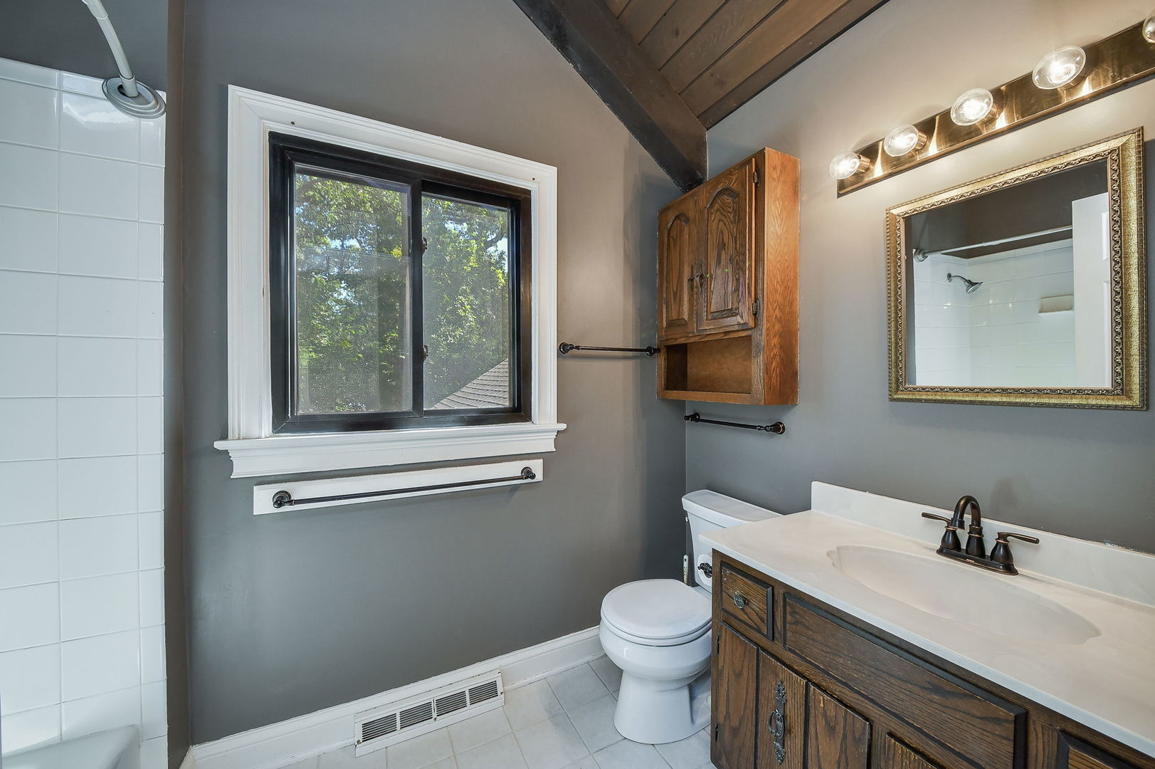 28W710 Indian Knoll Road West Chicago, IL 60185 - Photo 24 of 38 Gallery Image 24