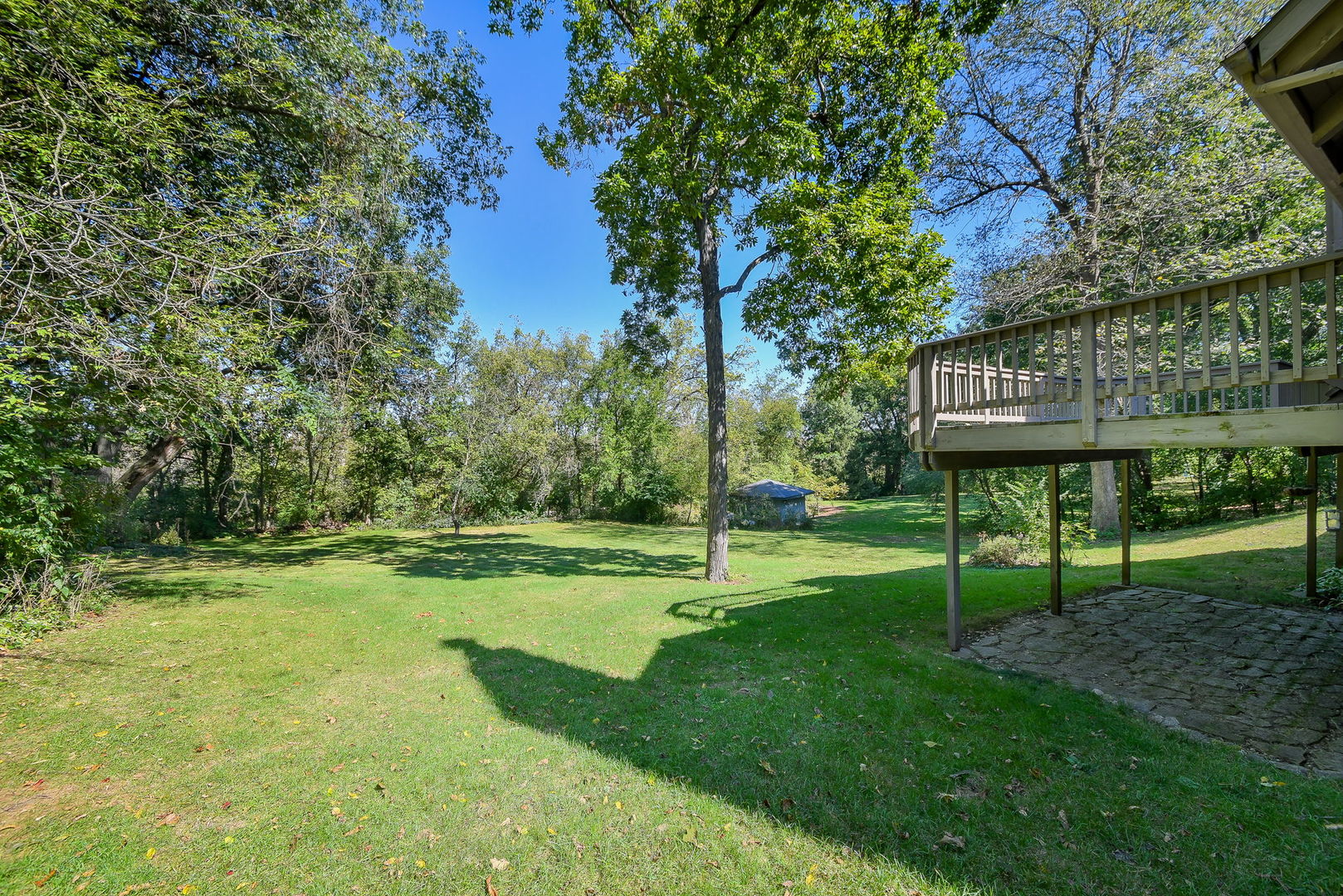 28W710 Indian Knoll Road West Chicago, IL 60185 - Photo 35 of 38 Gallery Image 35