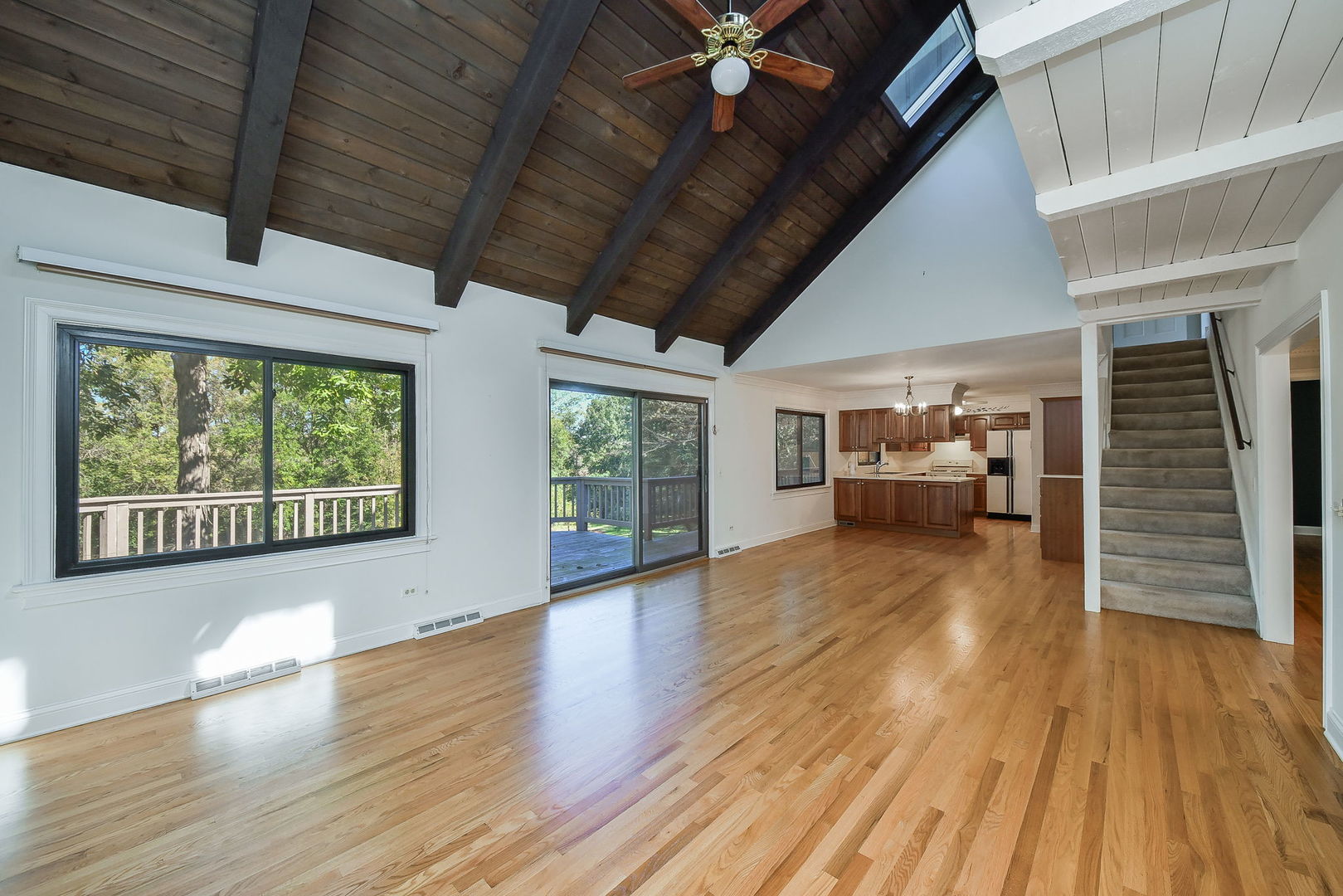 28W710 Indian Knoll Road West Chicago, IL 60185 - Photo 9 of 38 Gallery Image 9