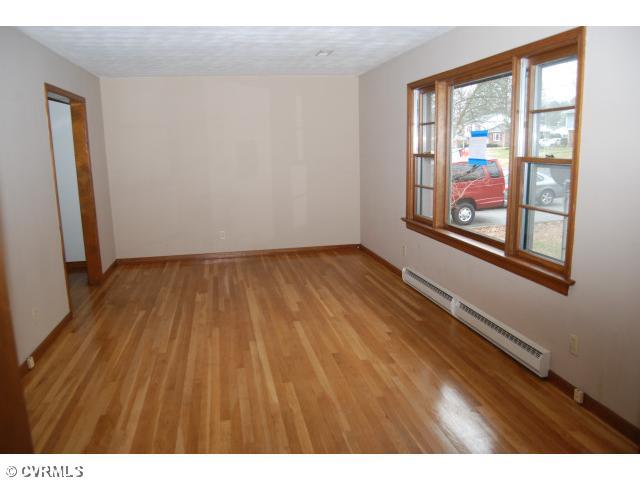 925 Ryder Road North Chesterfield, VA 23235 - Photo 3 of 17 Gallery Image 3