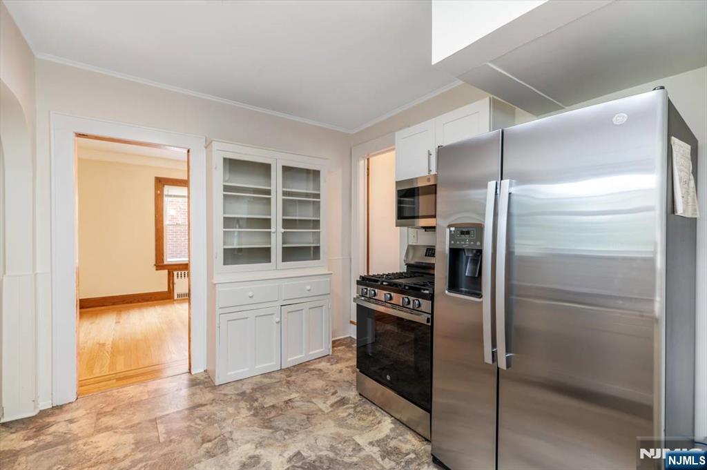 314 Mountain Way Rutherford, NJ 07070 - Photo 12 of 31