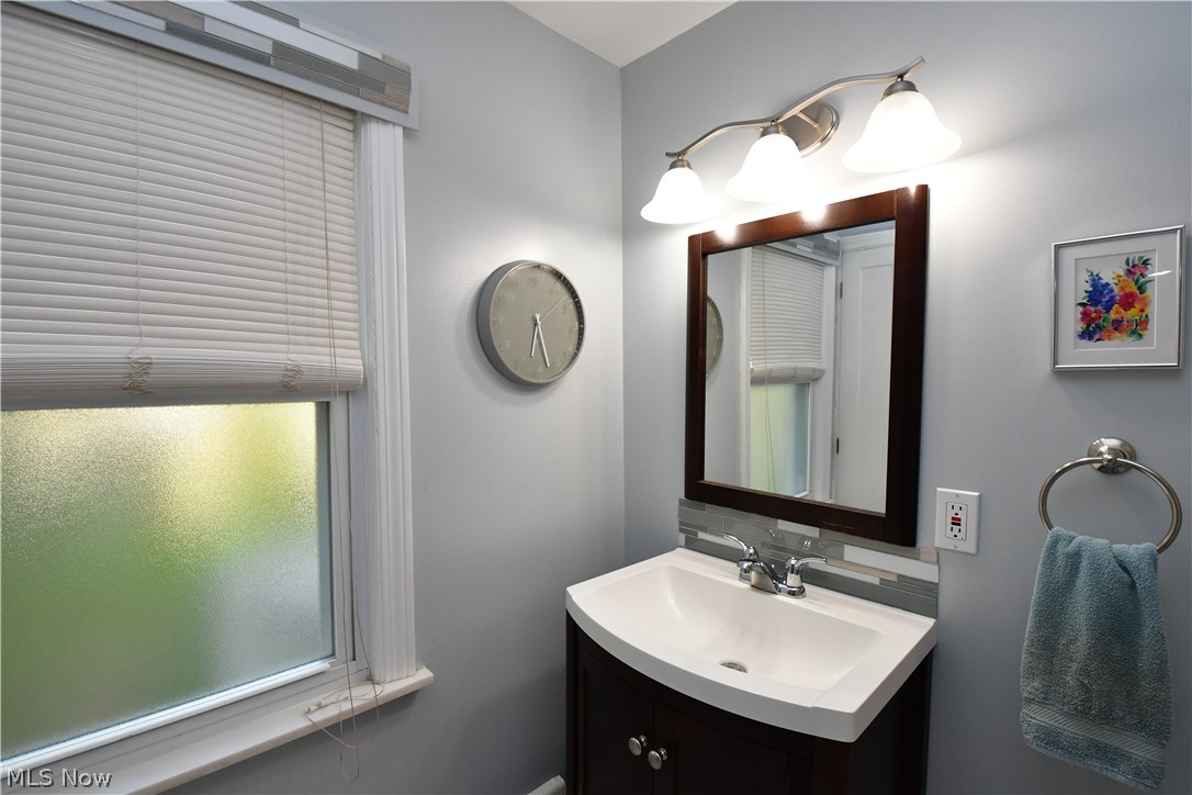 1507 Edgefield Road Lyndhurst, OH 44124 - Photo 20 of 35