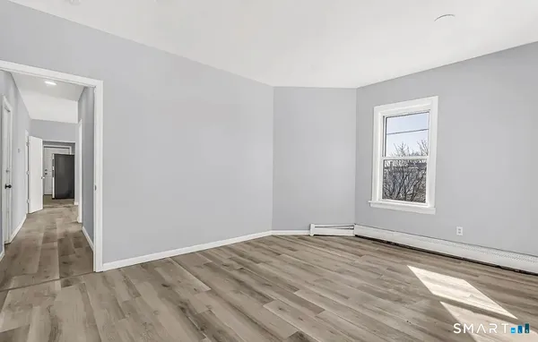 $2,500 | 1220 Pembroke Street, Unit 3L, Bridgeport, CT 06608