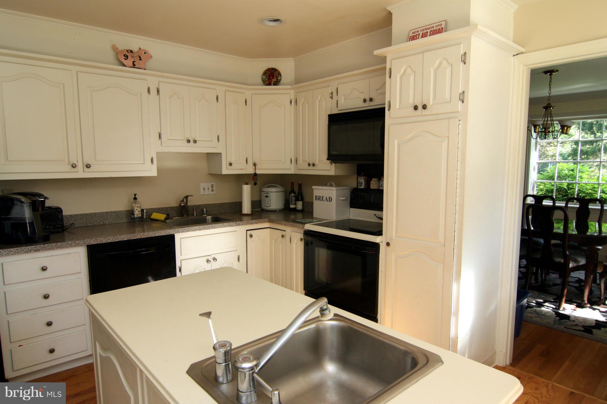 7501 Radnor Road Bethesda, MD 20817 - Photo 5 of 25 Kitchen