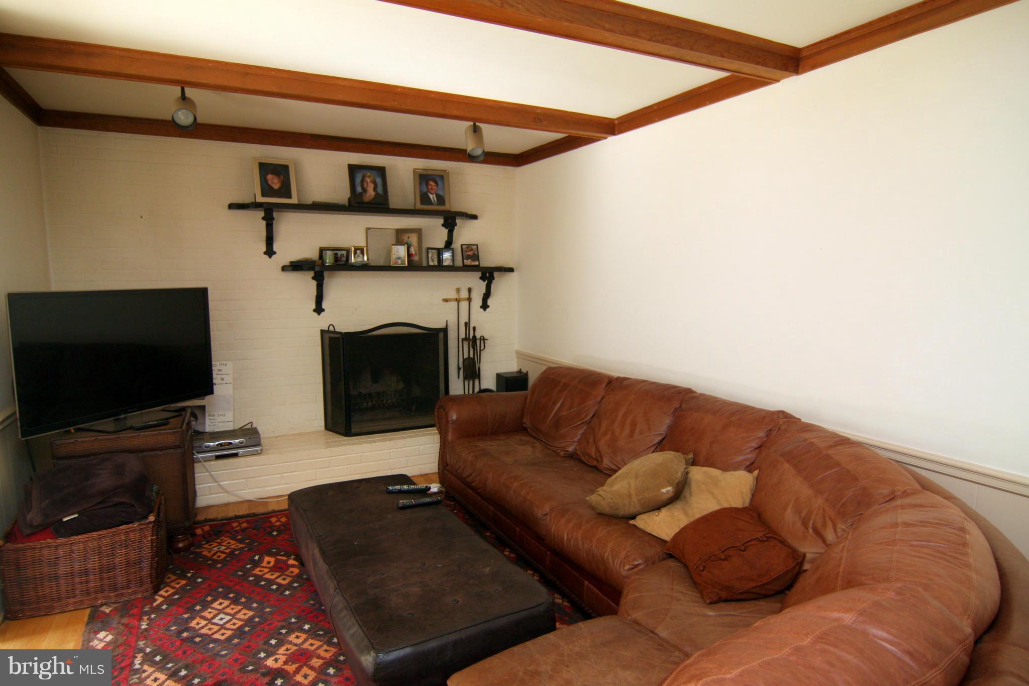 7501 Radnor Road Bethesda, MD 20817 - Photo 7 of 25 Family Room