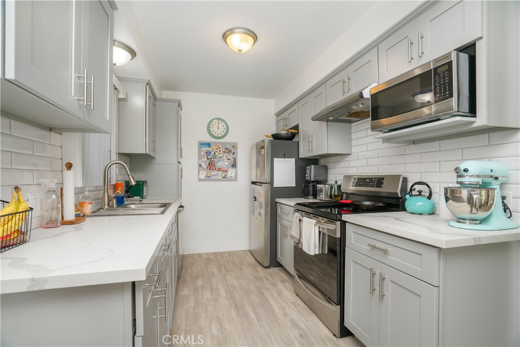 7749 St Bernard Street Playa del Rey, CA 90293 - Photo 11 of 36