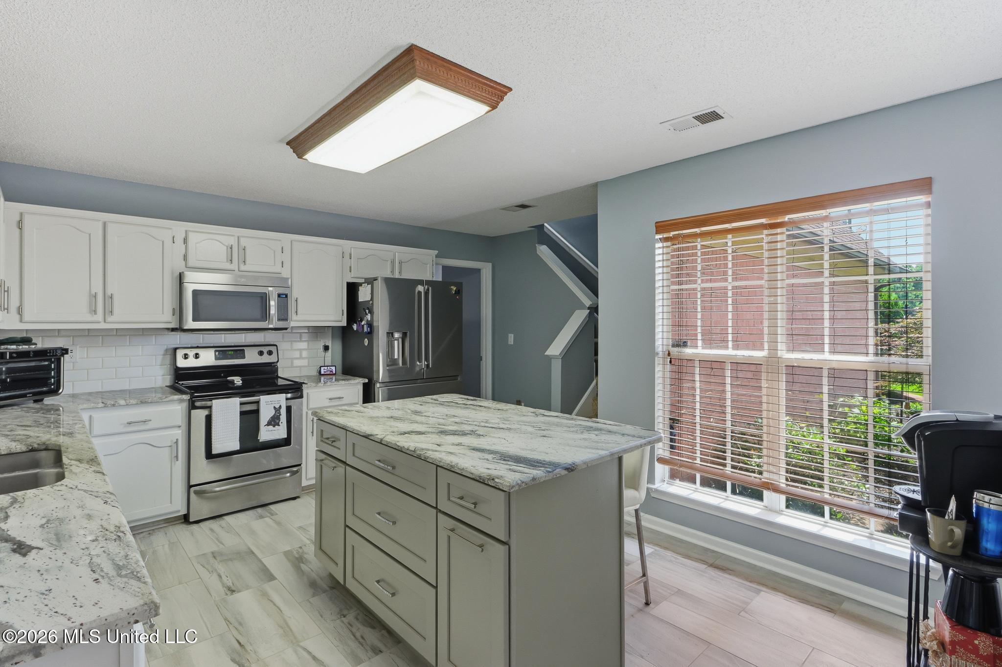 6289 Sandbourne West Olive Branch, MS 38654 - Photo 11 of 43 6289SandbourneEast_12
