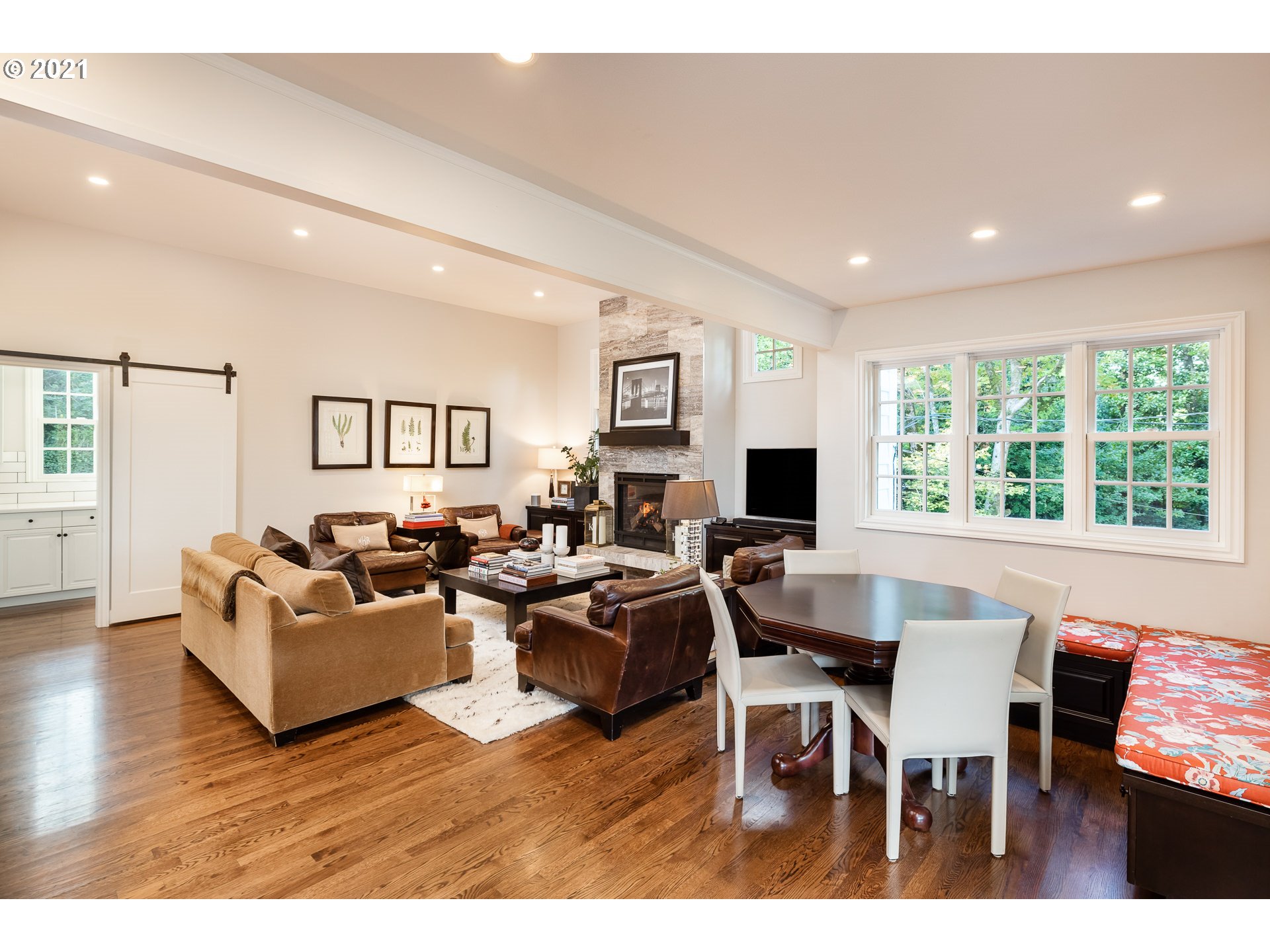 2430 South Military Road Portland, OR 97219 - Photo 11 of 32 Gallery Image 11