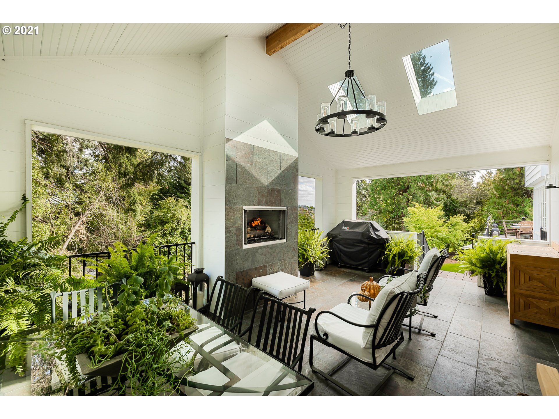 2430 South Military Road Portland, OR 97219 - Photo 12 of 32 Gallery Image 12