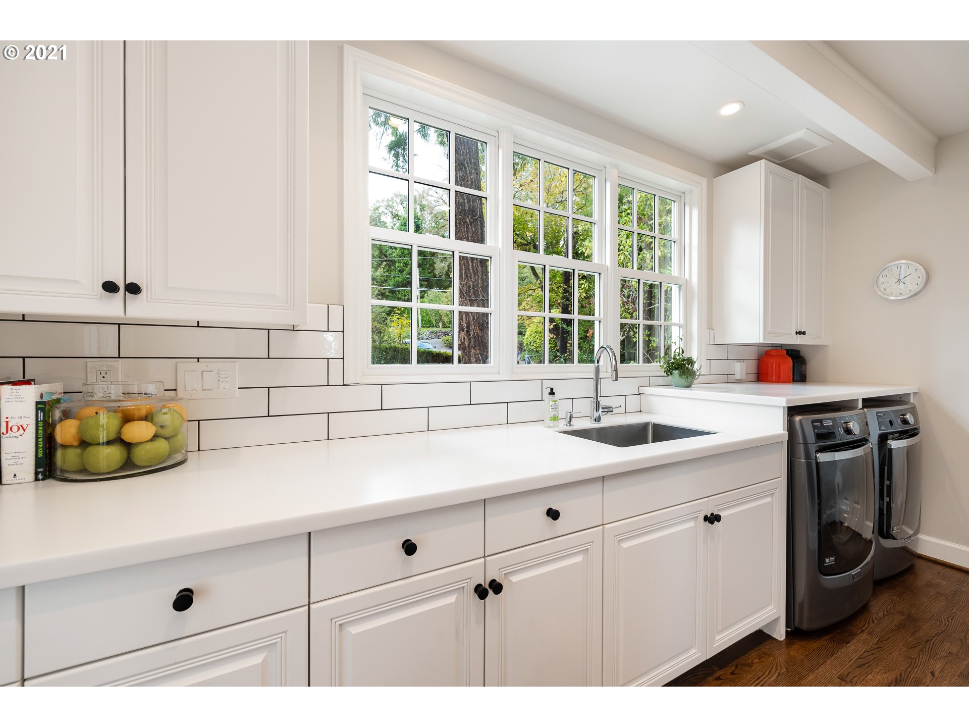 2430 South Military Road Portland, OR 97219 - Photo 15 of 32 Gallery Image 15