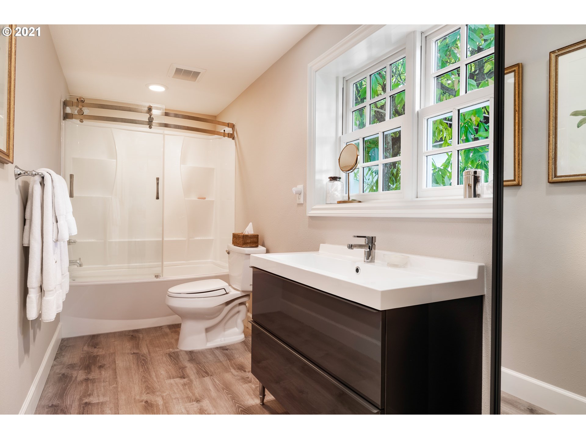 2430 South Military Road Portland, OR 97219 - Photo 27 of 32 Gallery Image 27