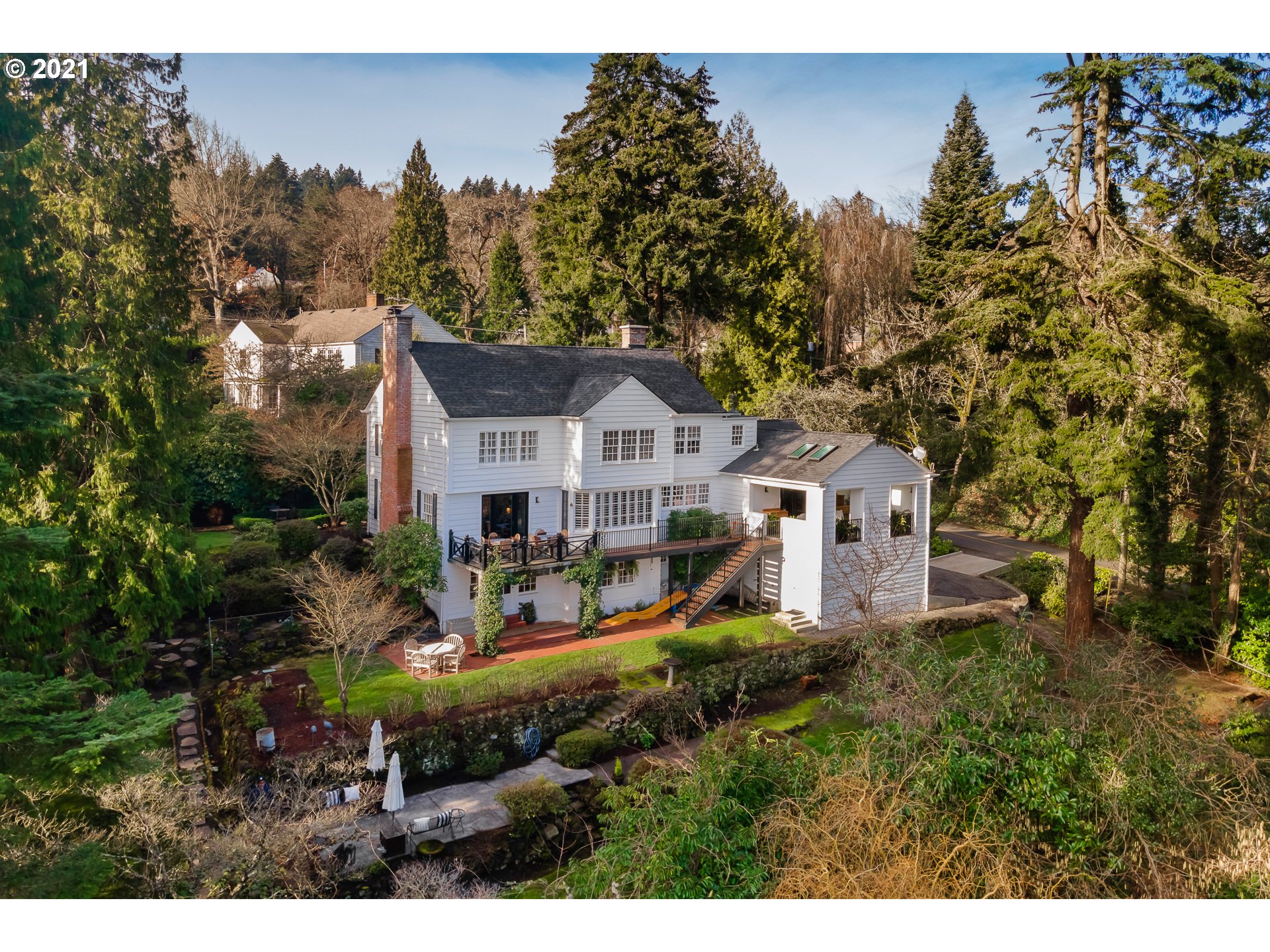 2430 South Military Road Portland, OR 97219 - Photo 29 of 32 Gallery Image 29