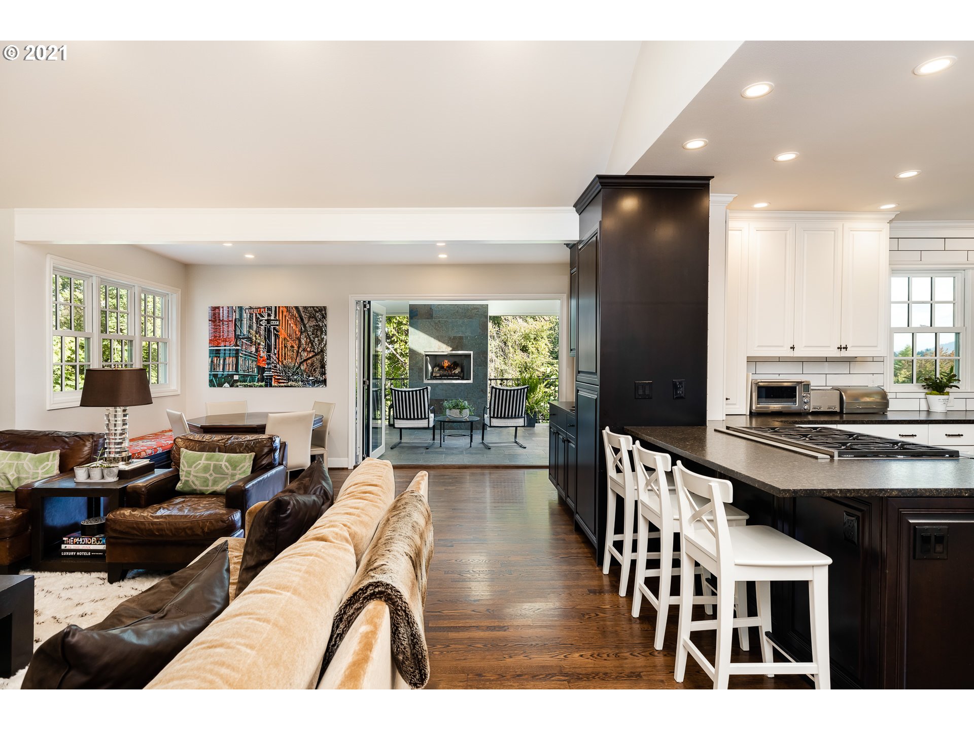 2430 South Military Road Portland, OR 97219 - Photo 10 of 32 Gallery Image 10