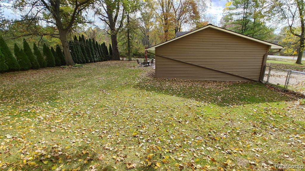 10498 Carmer Road Fenton, MI 48430 - Photo 9 of 40