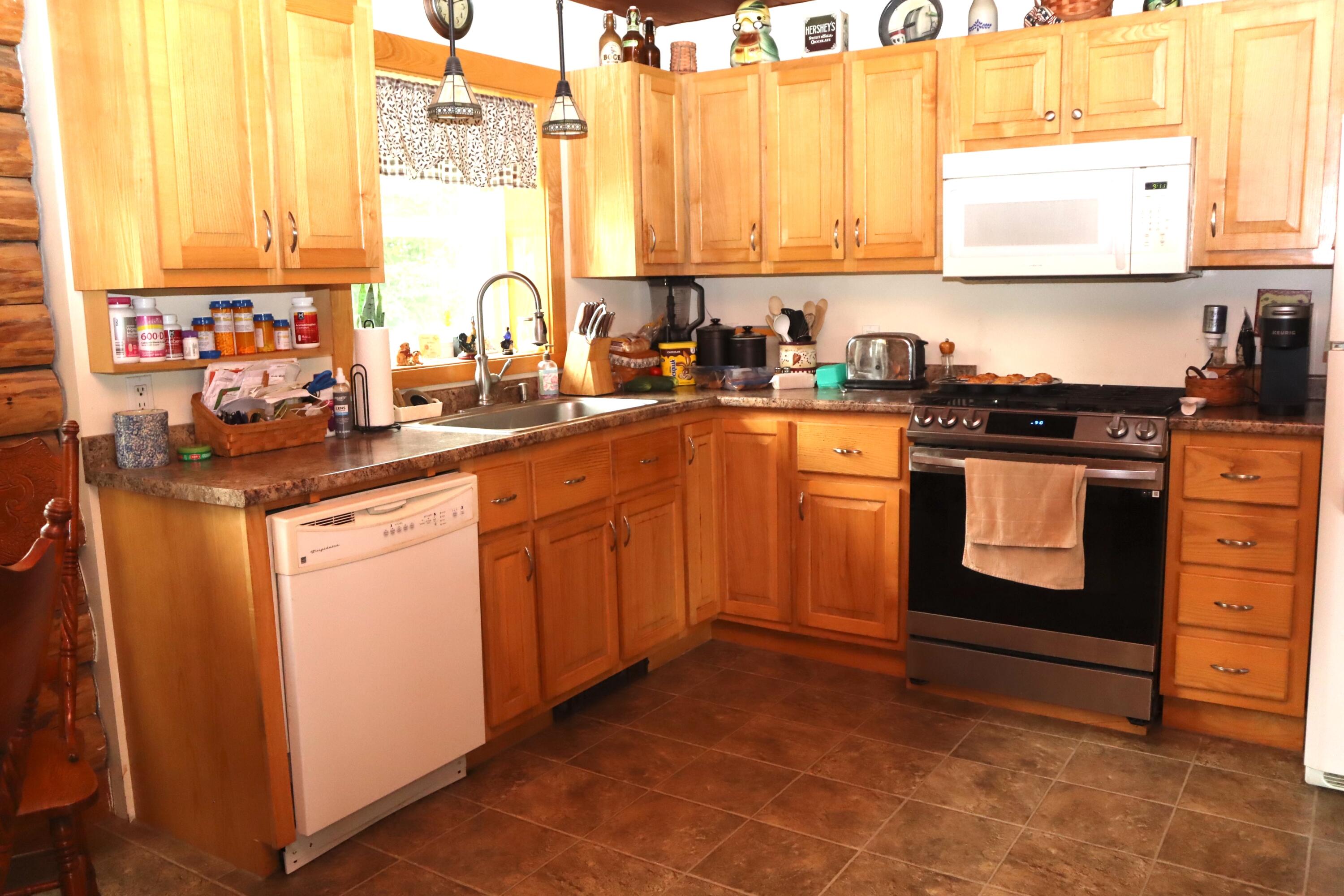 77 Spring Hill Road Palmyra, ME 04965 - Photo 14 of 36 IMG_1295