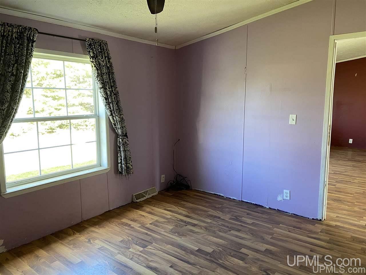 4103 18th Road Escanaba, MI 49829 - Photo 7 of 17