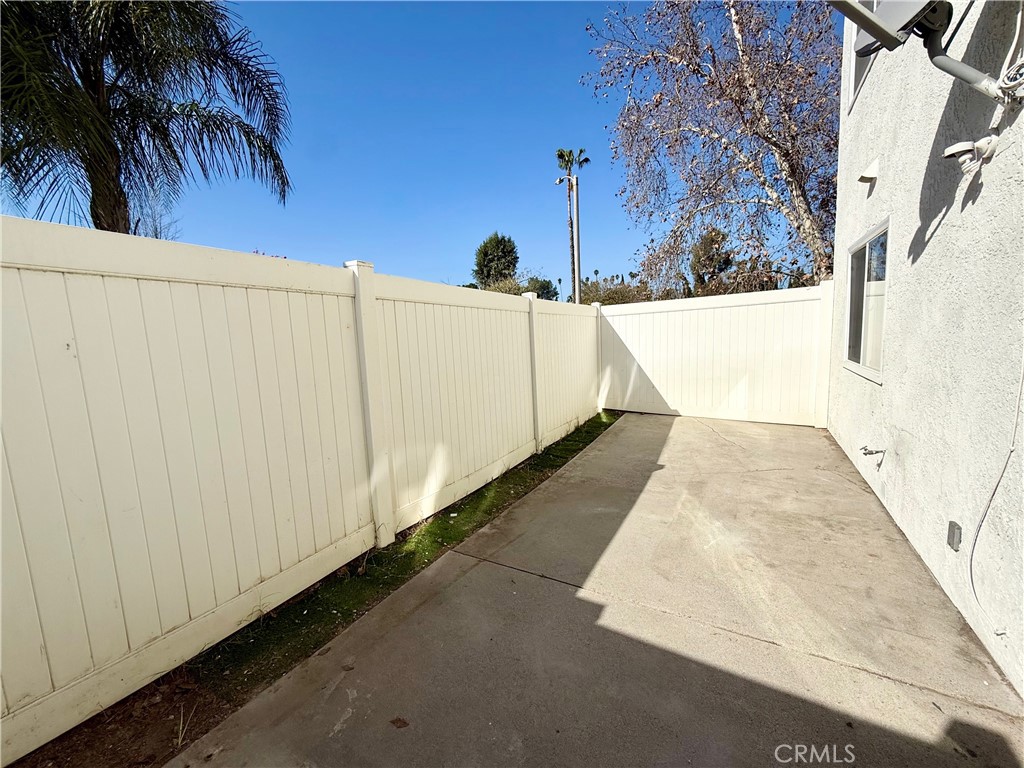 5010 Brooks Street Riverside, CA 92506 - Photo 15 of 15 patio