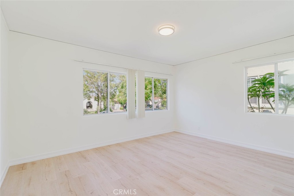 2007 West Kenneth Road Glendale, CA 91201 - Photo 18 of 38 Gallery Image 18