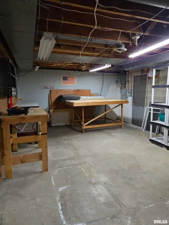 $129,900 | 14 Hiel Drive, Bushnell, IL 61422