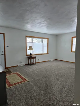 $129,900 | 14 Hiel Drive, Bushnell, IL 61422