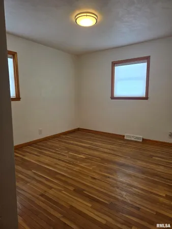 $129,900 | 14 Hiel Drive, Bushnell, IL 61422