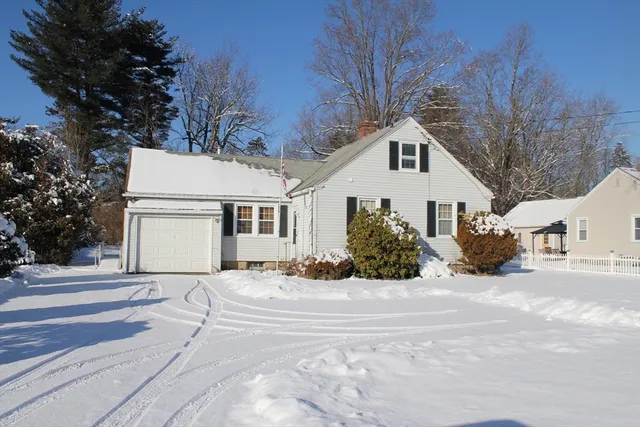 $293,000 | 762 Suffield Street, Agawam, MA 01001