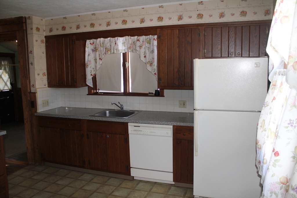 762 Suffield Street Agawam, MA 01001 - Photo 7 of 13