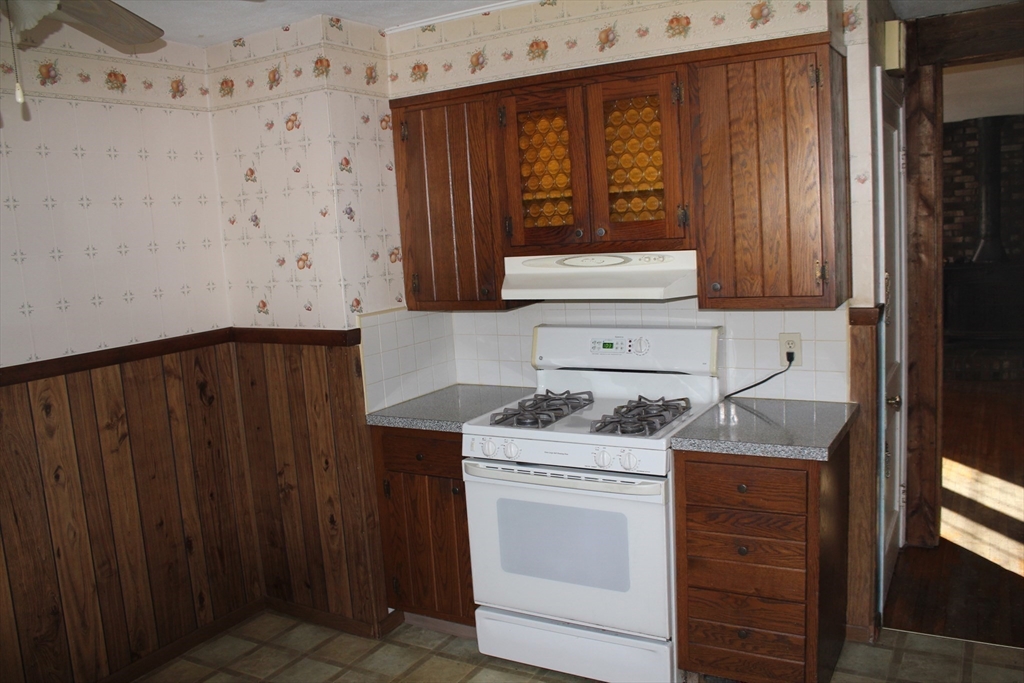 762 Suffield Street Agawam, MA 01001 - Photo 8 of 13