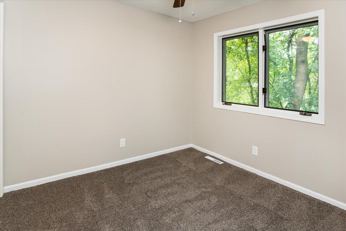 819 Dorland Road South Maplewood, MN 55119 - Photo 12 of 32