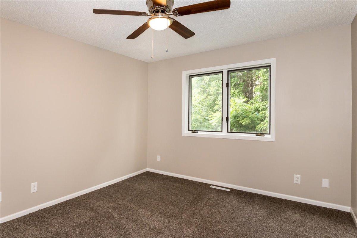 819 Dorland Road South Maplewood, MN 55119 - Photo 16 of 32