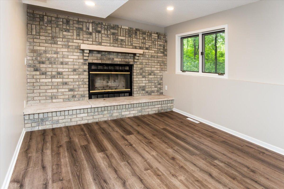 819 Dorland Road South Maplewood, MN 55119 - Photo 18 of 32